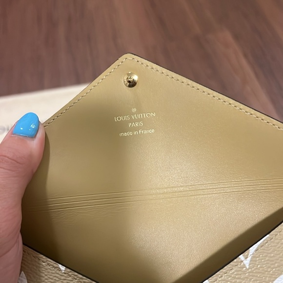 Green LV clutch with tan wallet - Picture 3 of 5